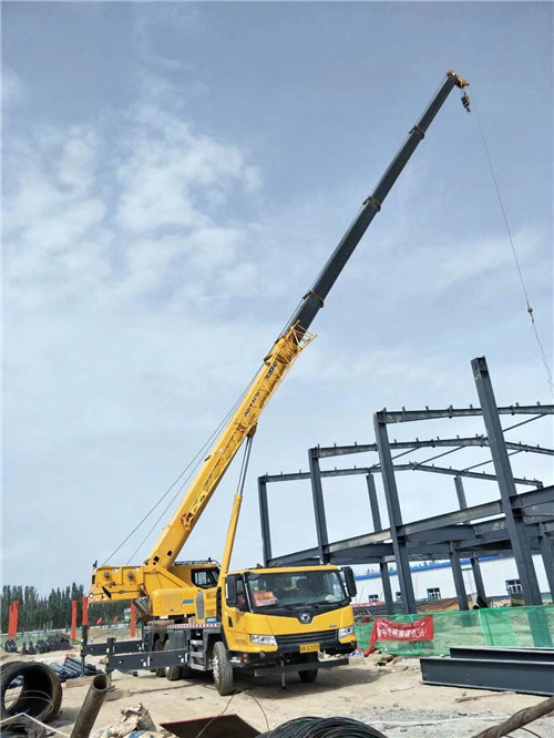 港北区超高层建筑钢结构吊装案例